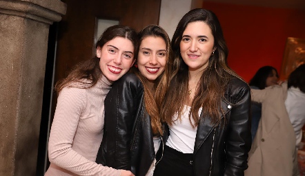  Andrea Vilet, Daniela Navarro y Ana Paula González.
