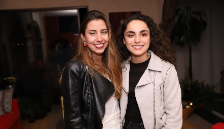  Daniela Navarro y María Bravo.