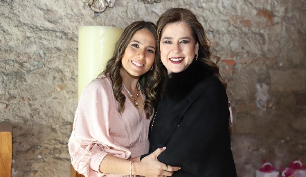  Cristina Kasis con su mamá Cristina Galán.