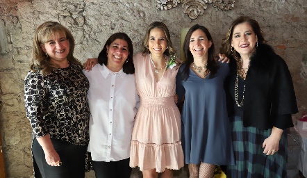  Nora Martínez, Dalel Kasis, Cristina Kasis, Marcela Valle y Cristina Galán.