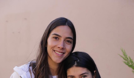  Elsa Santoyo y Ana Sofi Santoyo.