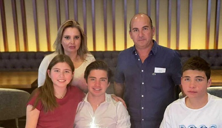  Karla, Carlos, Danna, Carlos y Jürgen Heinze.