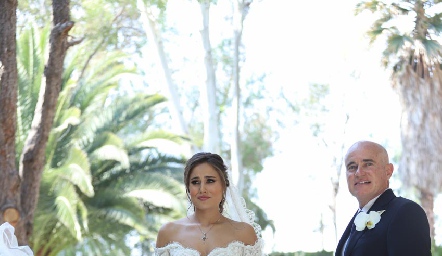  Nuria con su papá Tomás Alcalde.