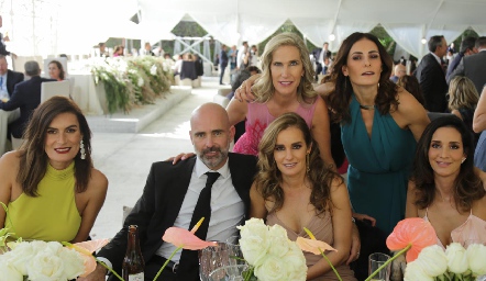  Lorena Hernández, Polo de la Garza, Lorena Quiroz, Claudia Quiroz, Claudia Artolózaga y Gaby Estada.