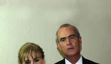  Luz Marías Mejía y Miguel Martínez papás del novio.
