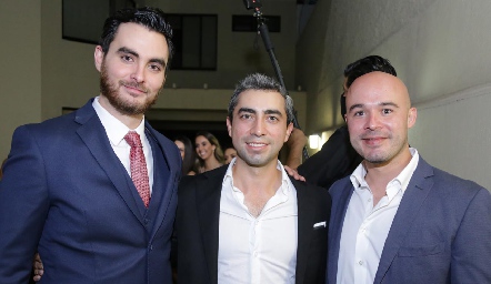  Miguel Martínez con sus amigos.