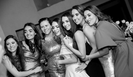Andrea Zúñiga, Marianela Villasuso, Geo Rivera, Guada Álvarez, Isa Álvarez, Lu Borbolla y Jimena López.
