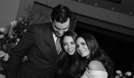  Miguel Martínez, Isa Álvarez y Guada Álvarez.