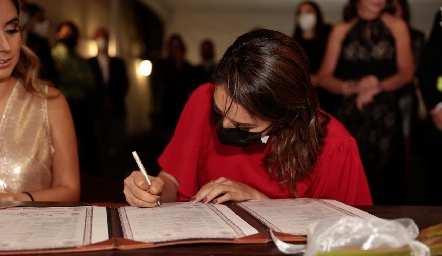  Jimena López.