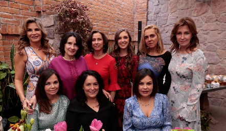  Bertha Barragán, Lula López, Carmen Bravo, Pau Martínez, Mimí Hinojosa, Tawi Garza, Elsa Tamez, Laura de Bravo y Kikis Fernández.