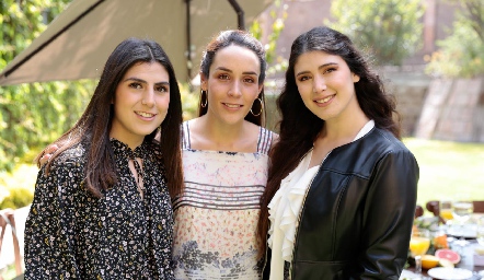  Camila Villarreal, Ximena Castillo y Mari Pau Villarreal.
