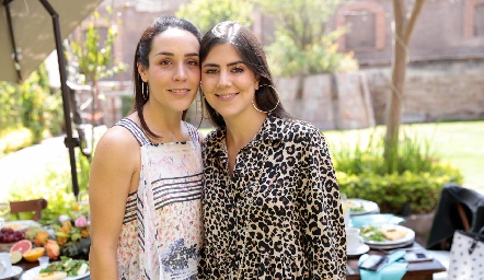  Ximena Castillo y Pau Pichardo.