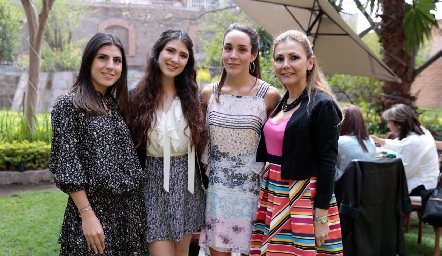  Camila Villarreal, Mari Pau Villarreal, Ximena Castillo y Gely Cárdenas.