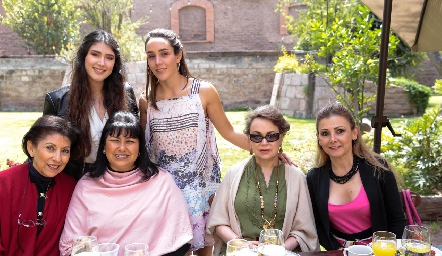  María Pau Villarreal, Ximena Castillo, Martha y Gaby Portillo, Lourdes López y Gely Cárdenas.