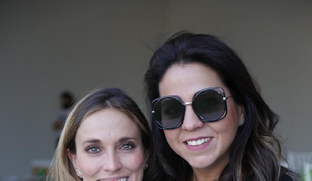  Daniela Llano y Fernanda Castillo.