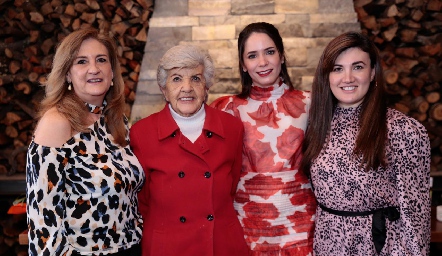  Luz María Mejía, Esther Guiza, Guada Álvarez y Gaby Martínez.