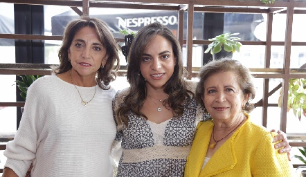  Arcelia Barragán, Marcela Córdova, Cube Solís.