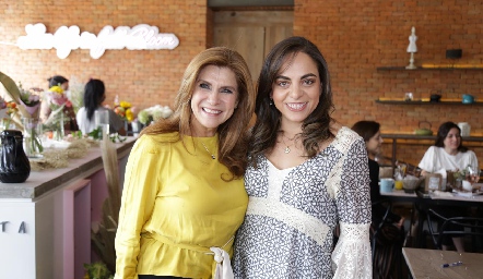  Paty Báez y Marcela Córdova.
