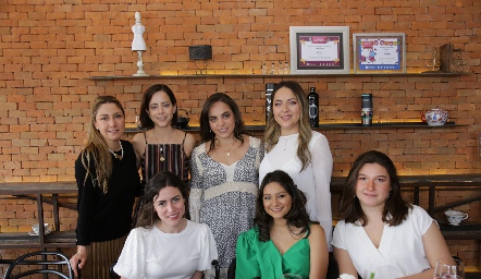  Paty, Carla y Marcela Córdova, Ivana Barragán, Eli Barragán, Sofía Meza y Paulina.