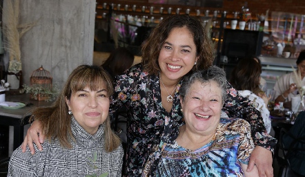  Guillermina Hernández, Gela Meléndez y Laura Lozano.