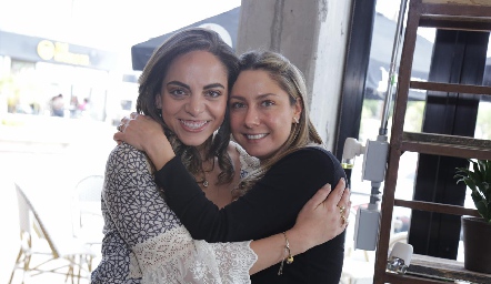 Primas, Marcela y Paty Córdova.