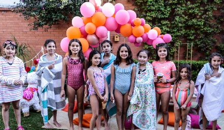  Ana Isa, Martina, Fernanda, María Inés, Vale, María, María, Vale, Inés y Ana Pau.