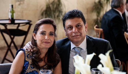  Claudia y Ernesto Flores.