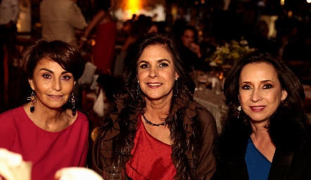  Claudia de Dávila, Ana Laura Villarreal y Carmen Bravo.