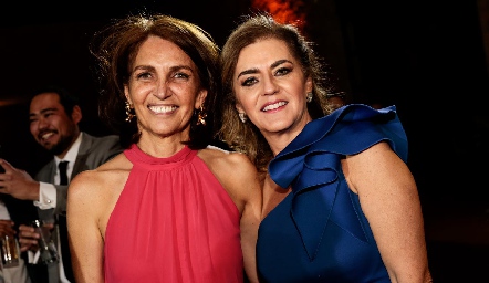  Claudia Canales y Adriana Carrera.