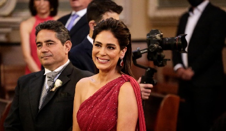 Gerardo Rodríguez Páez y Maribel Lozano, papás de la novia.
