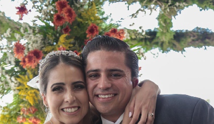  Cristina Kasis y Manuel Mora ya son esposos.