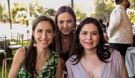 Ofelia de la Torre, Andrea Narváez y Daniela Meléndez.