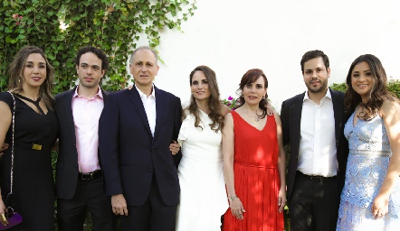  Viviana Martin del Campo, Víctor Medlich, Víctor Medlich, Jessica Medlich, Alicia Gallegos, Javier Medlich y Estefanía López.