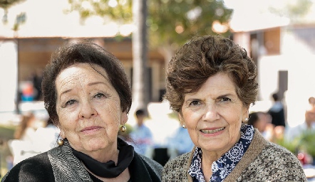  María Luisa de de la Peña y Cuquis de Vallejo.