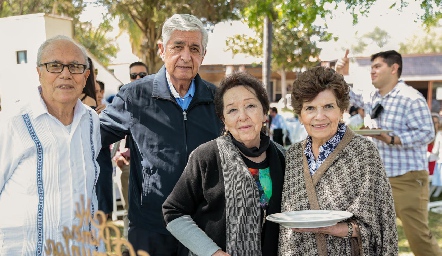  Javier Vallejo, Raúl de la Peña, María Luisa de de la Peña y Cuquis de Vallejo.