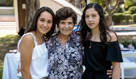  Vero, Cuquis Villagarana y Ana Cris.