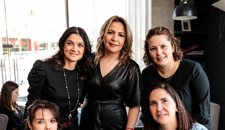  Gabriela Flores, Arisbé Huerta, Liz Martínez, Lore Carrillo y Ana Greta Ibáñez.