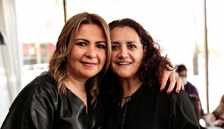  Arisbé Huerta y Martha Elena Meade.