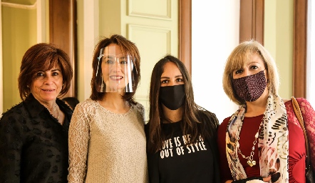  Adriana Sánchez, Marisa González, Clau Antunes y Cecilia Gallegos.
