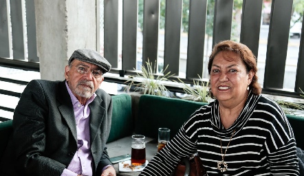  Armando Castro y  Beatriz Ramírez.
