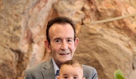  José Martín Alba con su nieto Daniel.