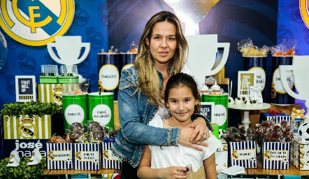  Marcela Torres y Alexia.