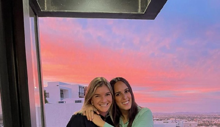  Marcela Zacarías y Clau Antunes.