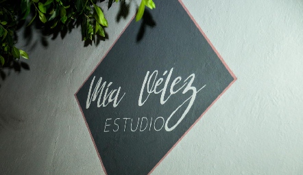  Inauguración de Mía Vélez Estudio.