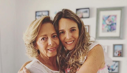  Rossana Benavente con su hija Priscila González.