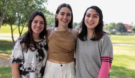  Jimena Ortiz, Irene Abud y Claudia Rocha.