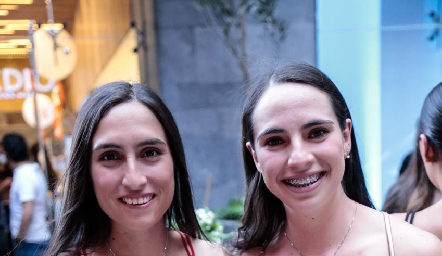  Andrea y Marcela Ortiz.