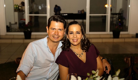  Carlos García y Daniela Pérez..