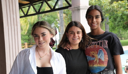  Carmina Navarro, Isa Pizzuto y Ximena Anaya.