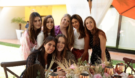 Laura Ortuño, Mary Del Valle, Sofía de la Parra, Isa Tobías, Celina Gallegos, Karina Alcalde y Maricarmen Mendizábal.